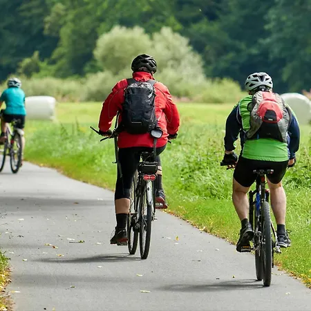Merlin Ausguck - Familienfreundliche Dachgeschosswohnung Mit Morgensonne Marienfelde
