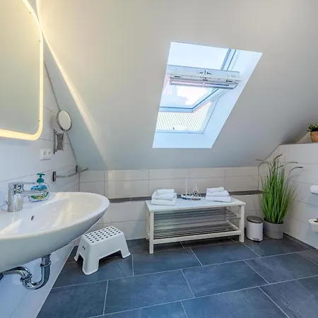 Merlin Ausguck - Familienfreundliche Dachgeschosswohnung Mit Morgensonne Lägenhet