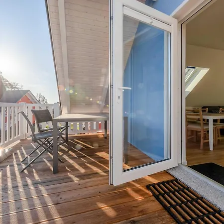 Merlin Ausguck - Familienfreundliche Dachgeschosswohnung Mit Morgensonne * Marienfelde